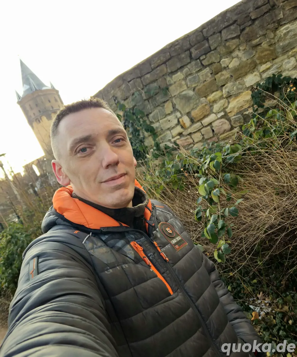 Ich suche eine Frau für Sex-Dates in Merseburg oder Raum Halle, Leuna, WSF, Leipzig
