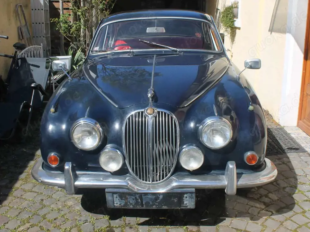 Jaguar MK II 240