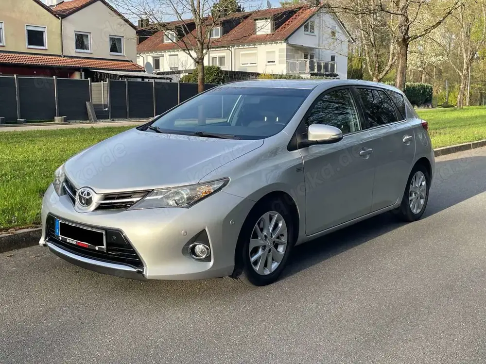 Toyota Auris Auris 2.0 D-4D Life Plus