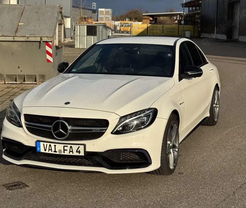 Mercedes-Benz C 63 AMG Speedshift 7G-MCT