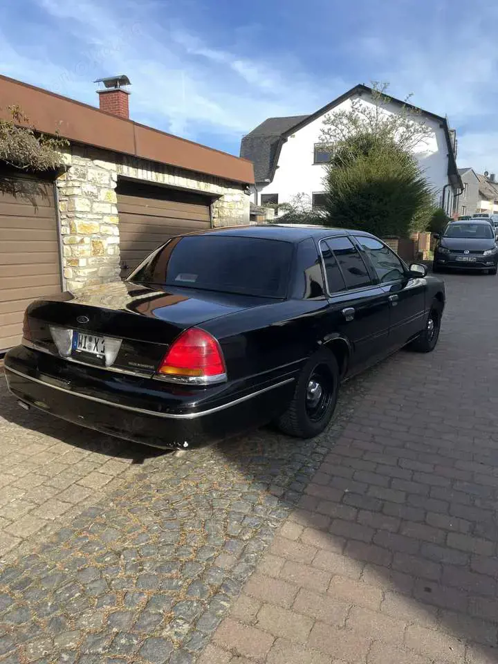 Ford Crown Police Interceptor | ehm. Diplomatenwagen