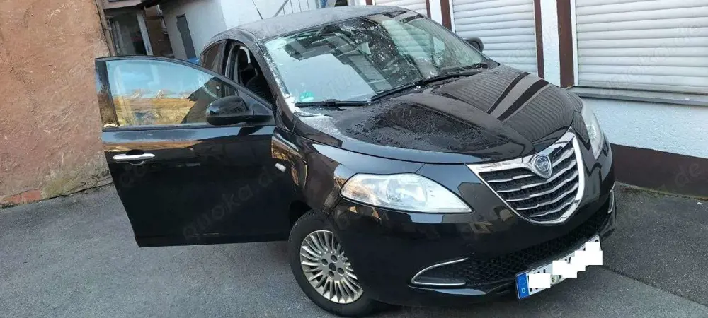Lancia Ypsilon Ypsilon Y 0.9 TwinAir Turbo 8V Gold TÜV/ASU neu