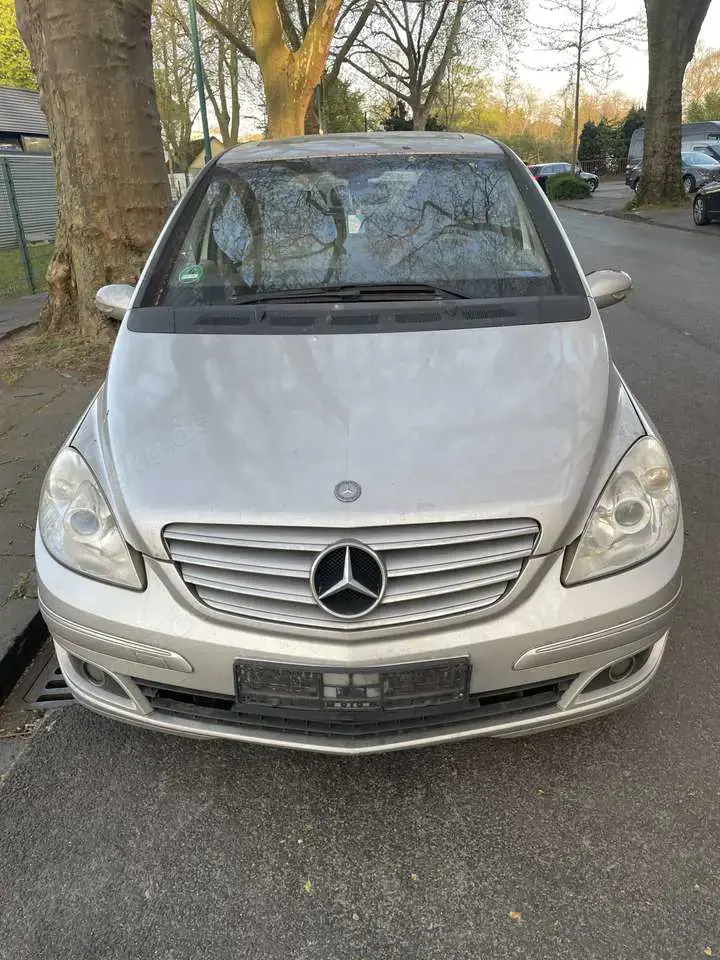 Mercedes-Benz B 170