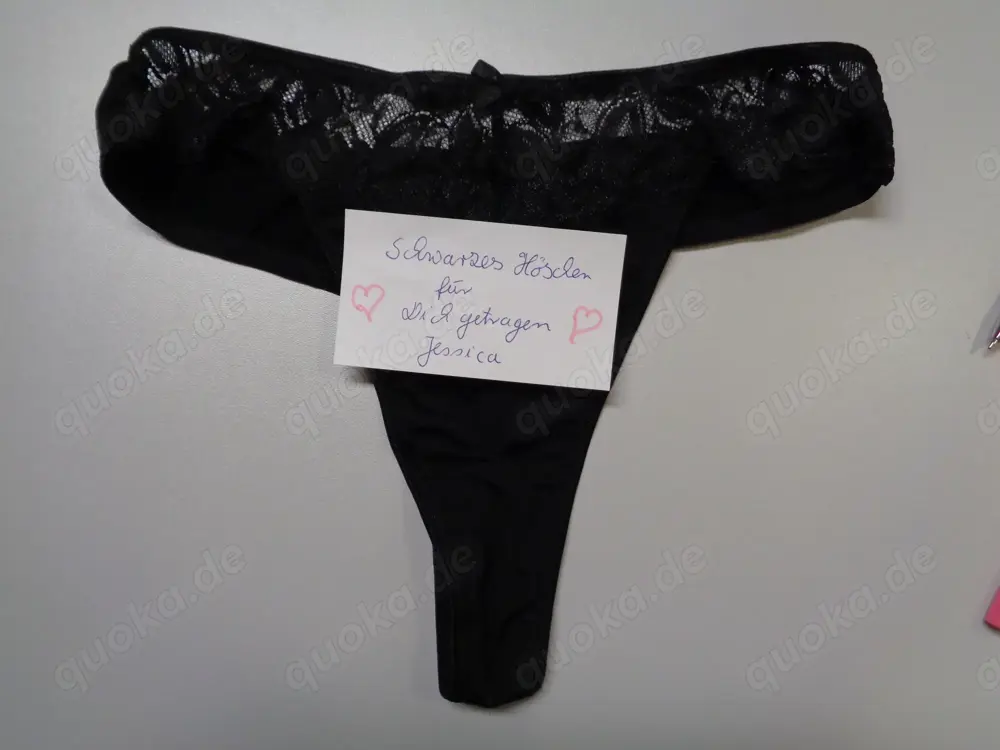 Schwarzer getragener Slip Tanga mit schöner Spitze für Dich
