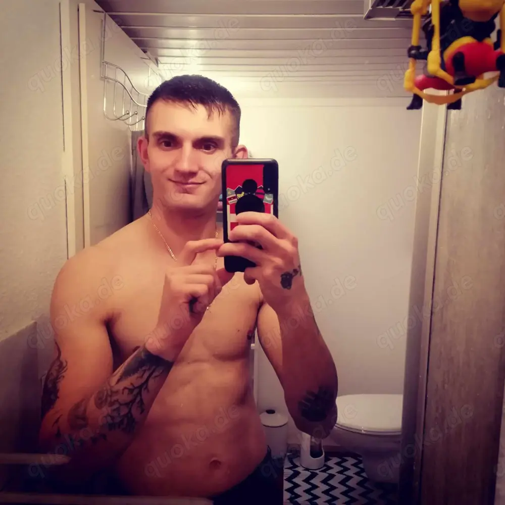 Suche jetzt schnell eine Sie die mir einen BJ HJ für ein kleines TG gibt(200 ) Suche jetzt schnell eine Sie die mir einen BJ HJ für ein kleines TG gibt(200 )