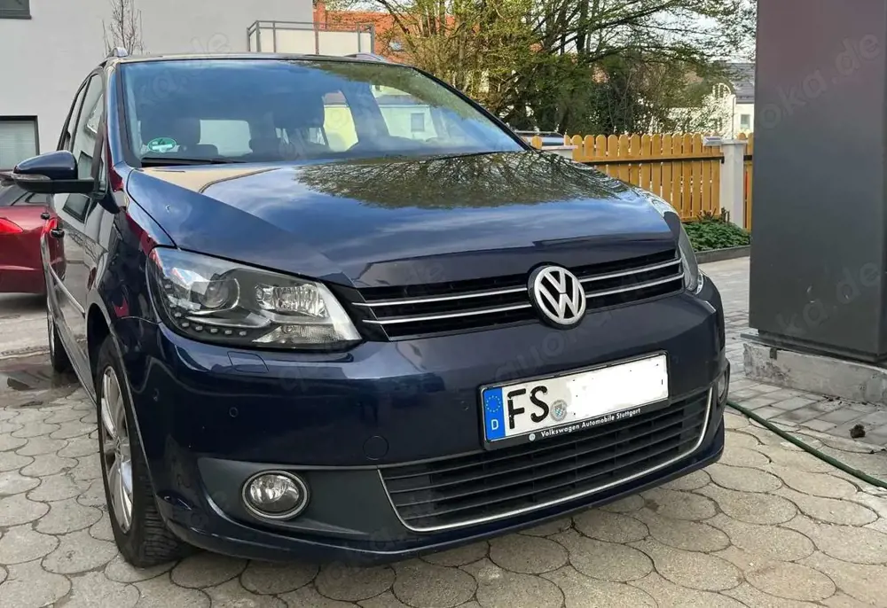 Volkswagen Touran Touran Diesel 1.6 TDIHighline Auto.selbestparkingg