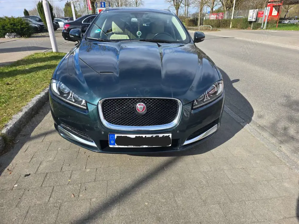 Jaguar XF