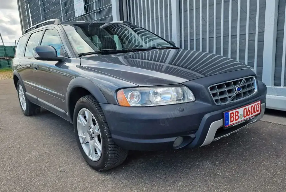 Volvo XC70 2.4 D 4x4/TÜV 12.26/AUTOMATIK/LEDER/AHK
