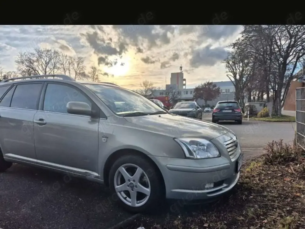 Toyota Avensis 2.0 D-4D Combi Executive