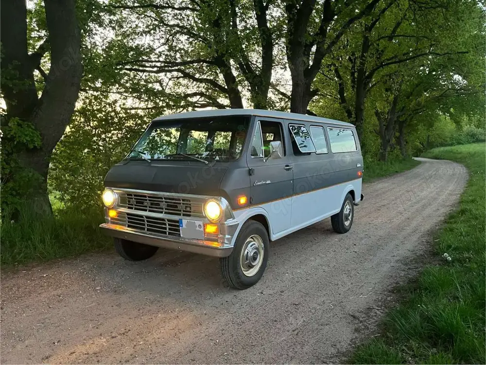 Ford Econoline E-300 Chateau Club Wagon V8 US-Car