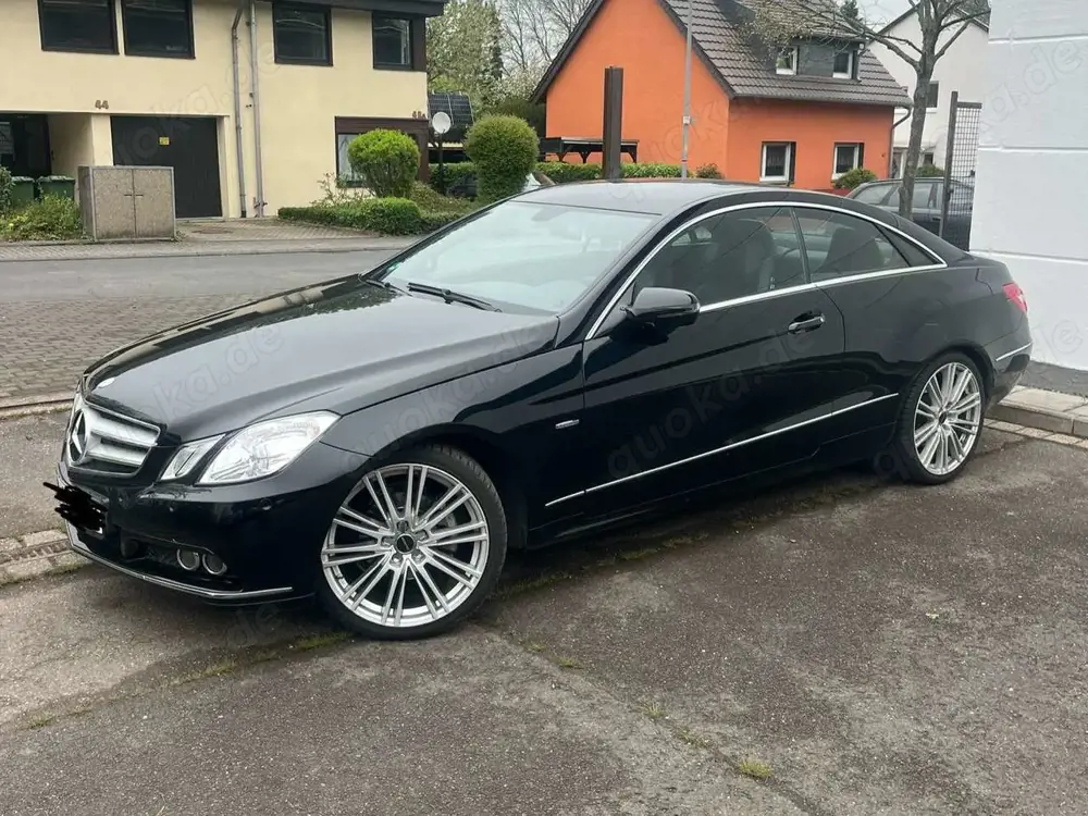 Mercedes-Benz E 250 CGI Coupe BlueEFFICIENCY Automatik Elegance