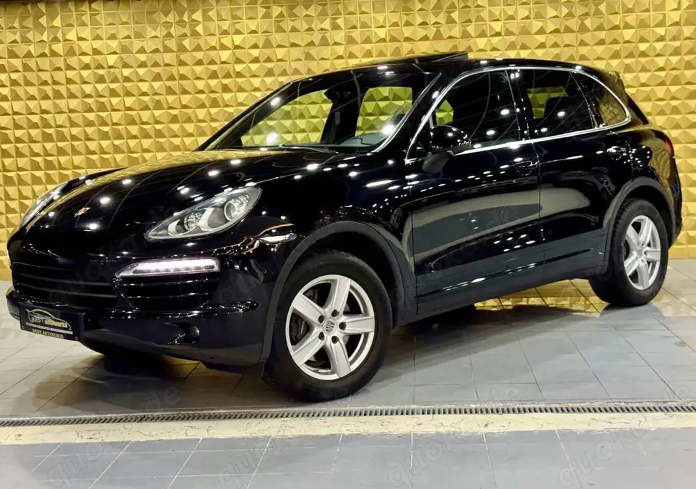 Porsche Cayenne D 3.0*XENON*PCM*S.DACH*SHZ*LEDER*PDC*AHK