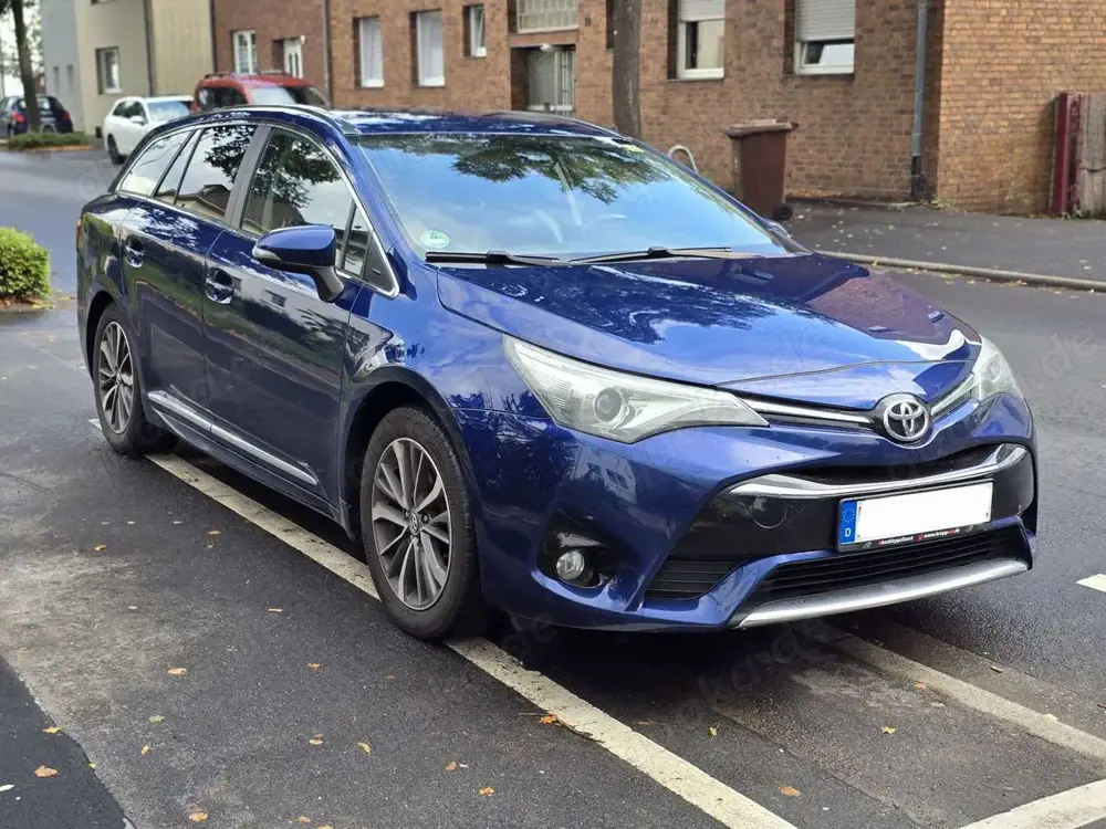 Toyota Avensis Touring Sports 2.0 D-4D Business Edition Checkheft