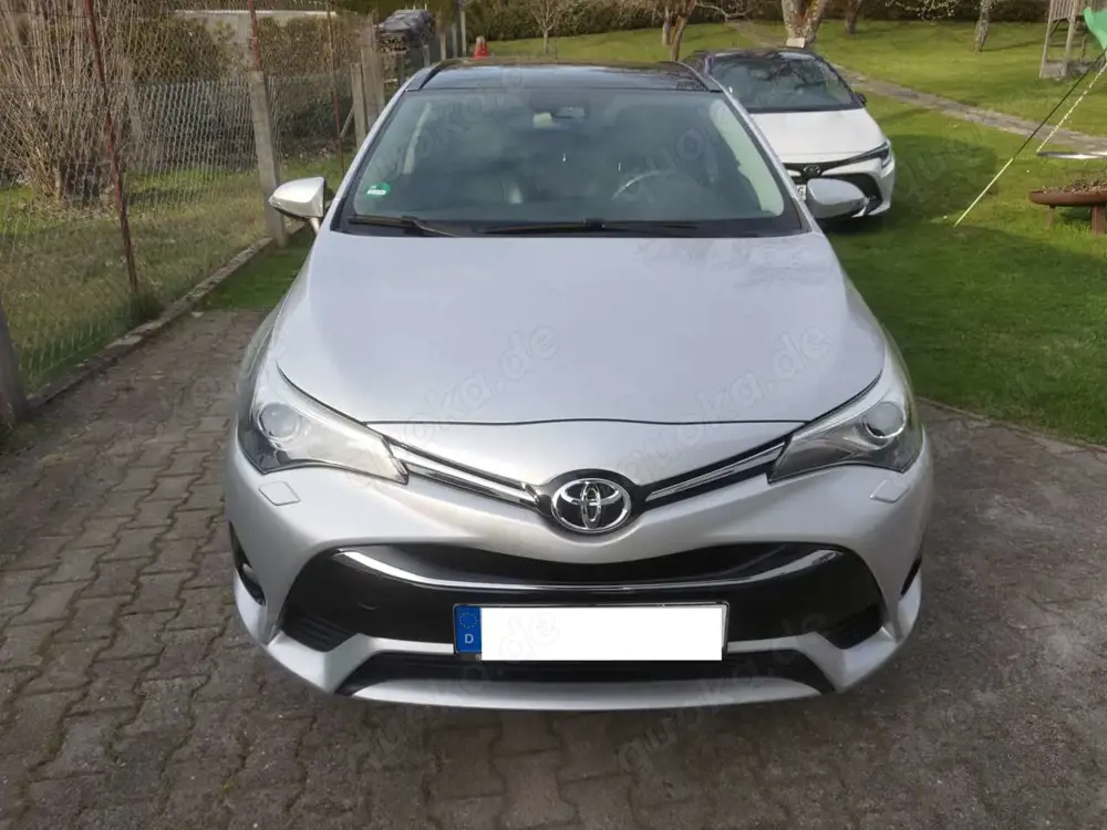 Toyota Avensis Combi Diesel Touring Sports 2.0 D-4D Execu