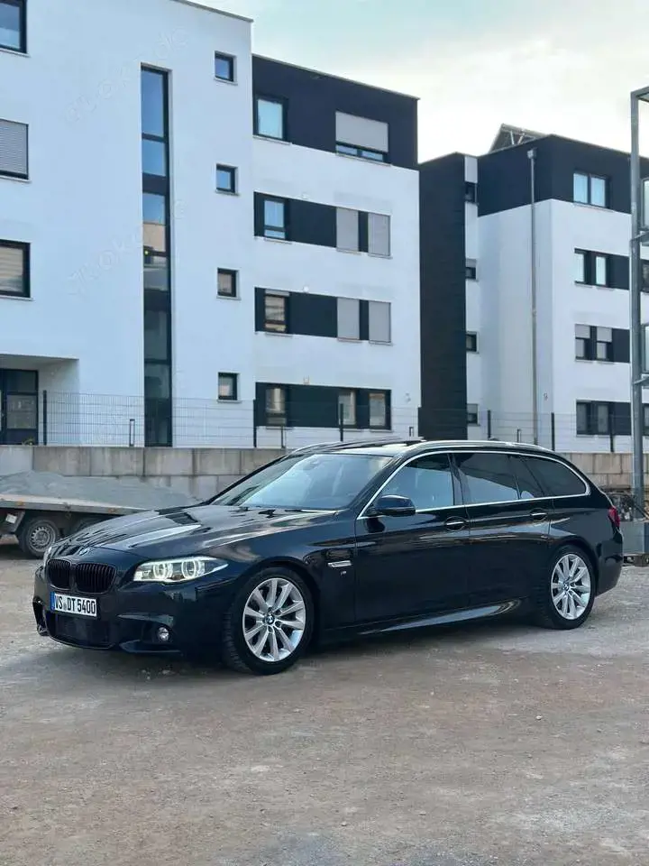 BMW 530 d xDrive Touring // Scheckheft // Pano // BO