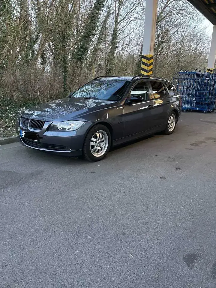 BMW 320 320i Touring