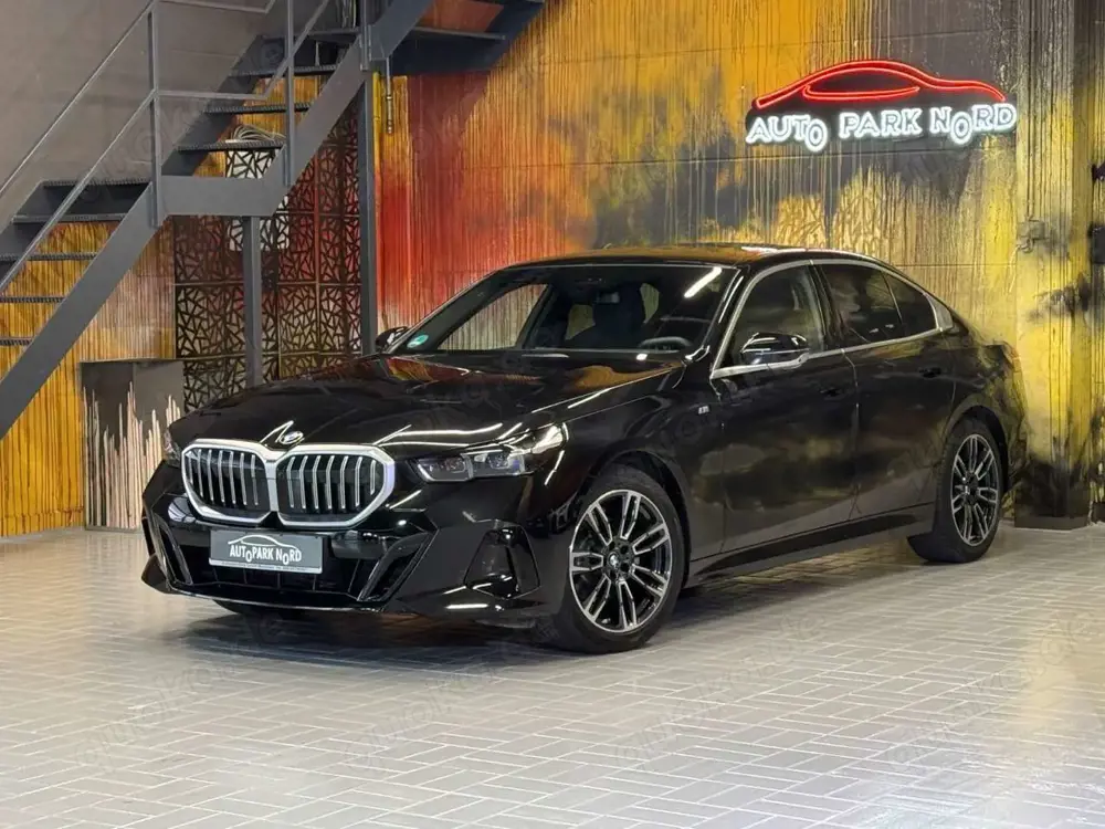 BMW 520 i M Sport~PANO~LED~KAMERA 360°~HEAD-UP