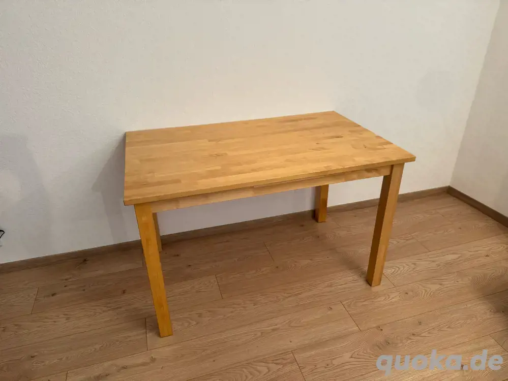 Esstisch aus Holz Esstisch aus Holz
