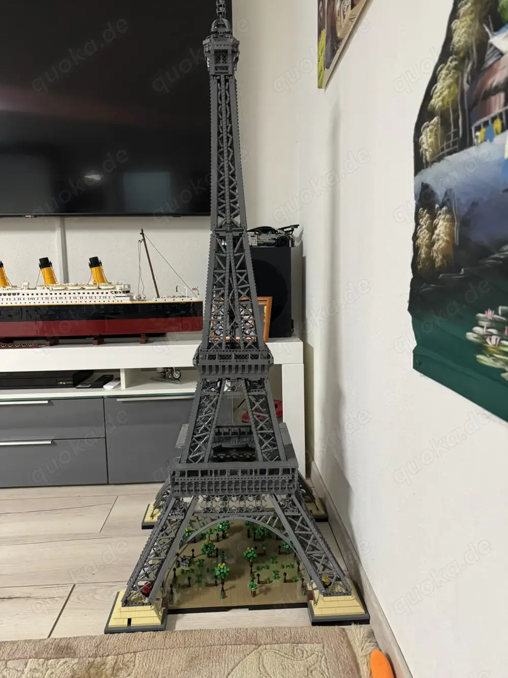 Eiffelturm Modell 01222 mit 10001 Bausteinen und Beleuchtung