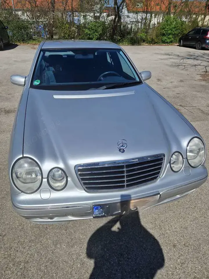 Mercedes-Benz E 240 E-Klasse Avantgarde