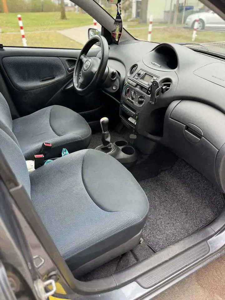 Toyota Yaris 1.3 linea sol