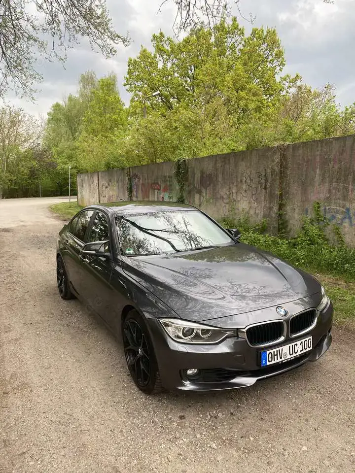 BMW 320 320i Sport-Aut. Luxury Line