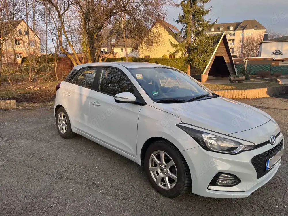 Hyundai i20 1.2 Trend mit neuem TÜV