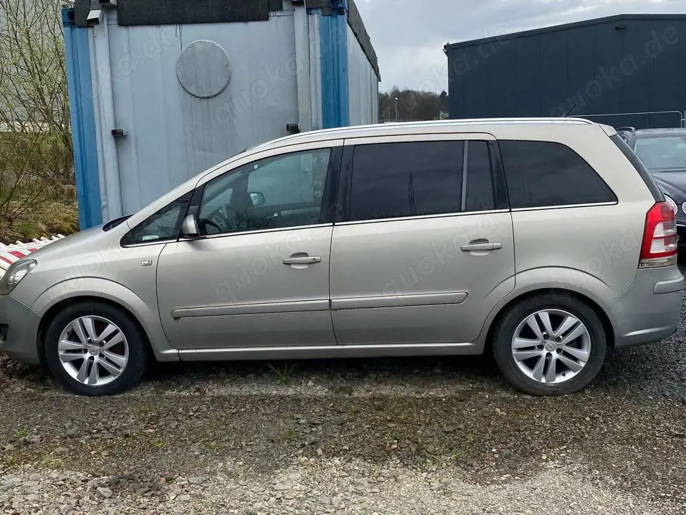Opel Zafira Zafira+1.9+CDTI+Cosmo,7 Sitzer,6 Gang