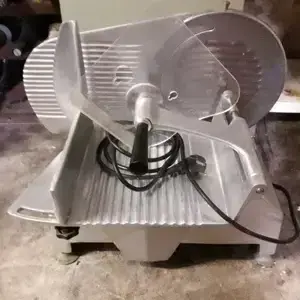Aufschnittmaschine Graff Gastro industrie. Aufschnittmaschine Graff Gastro industrie.