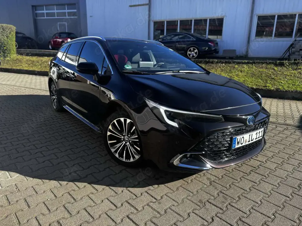 Toyota Corolla Hybrid Team D