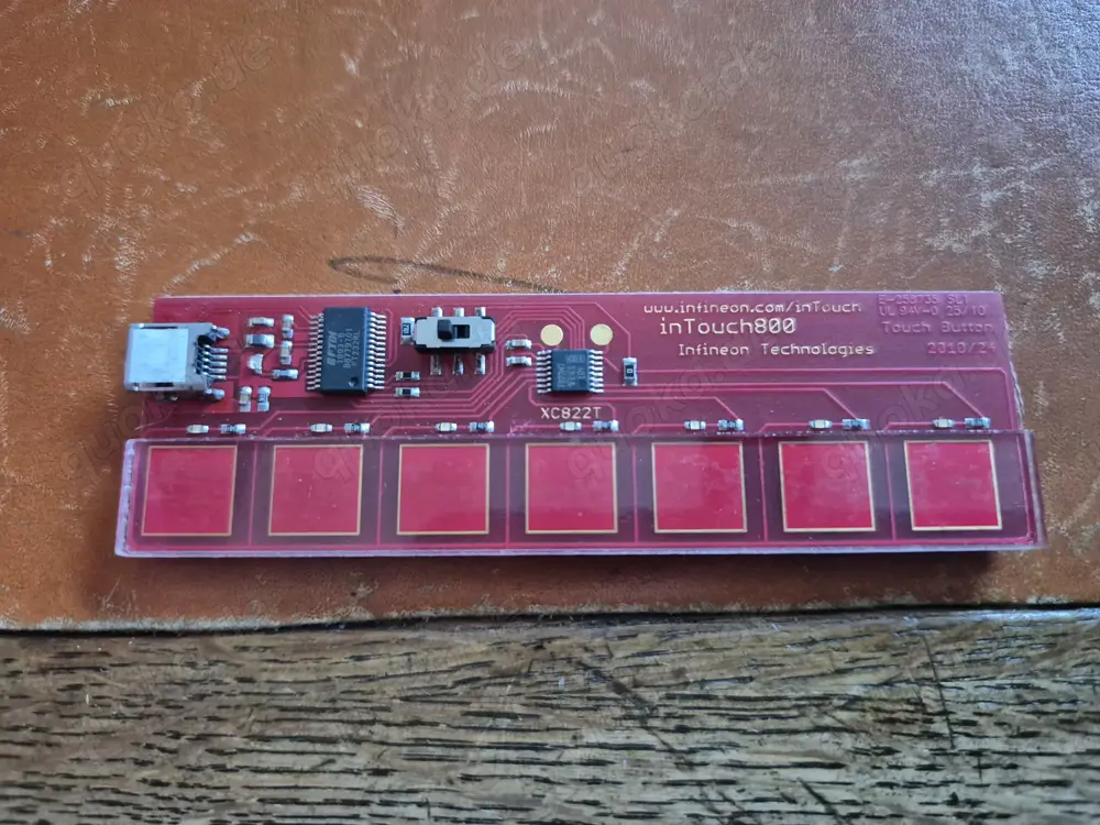 Infineon inTouch800 XC822T Microcontroller