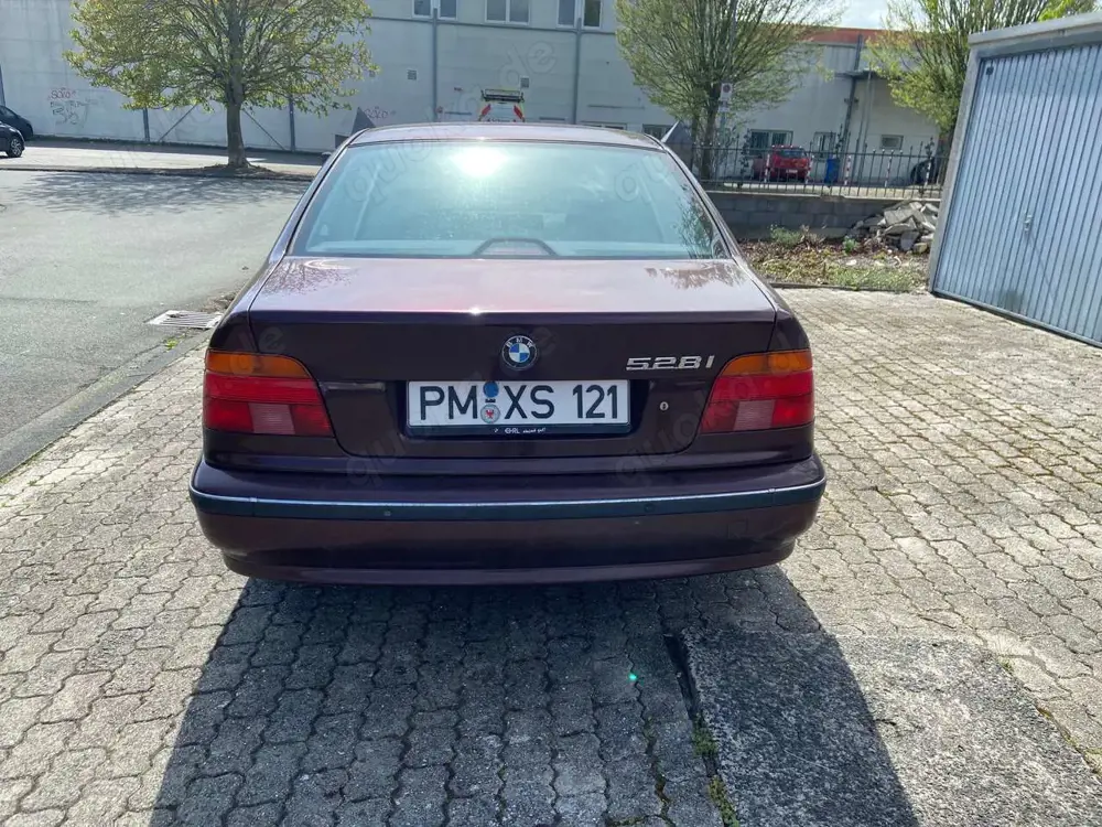 BMW 528 528i