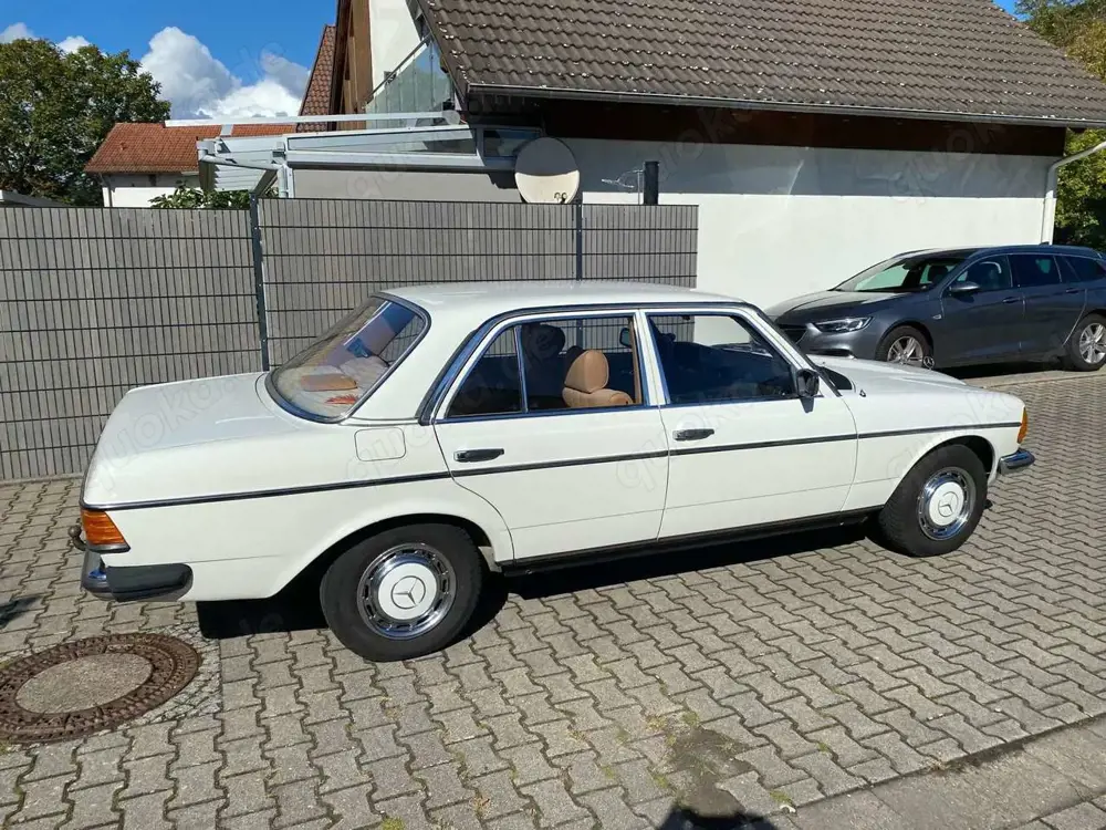 Mercedes-Benz 240 240 D/W123