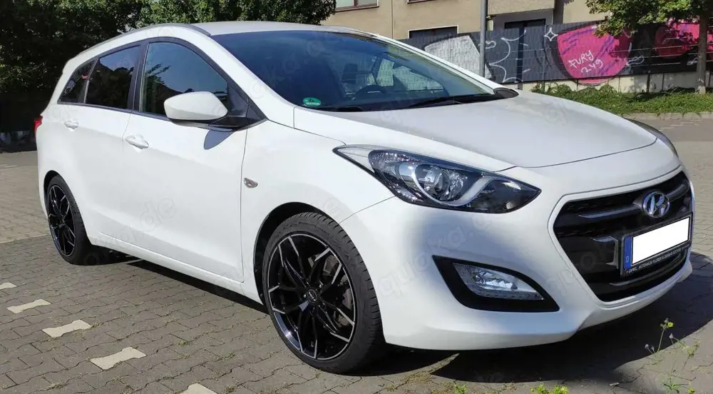 Hyundai i30 blue Trend - Klima, SHZ, Kamera, Navi, LED