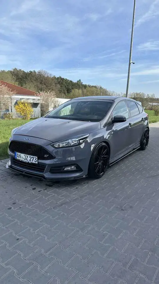Ford Focus 2.0 EcoBoost ST