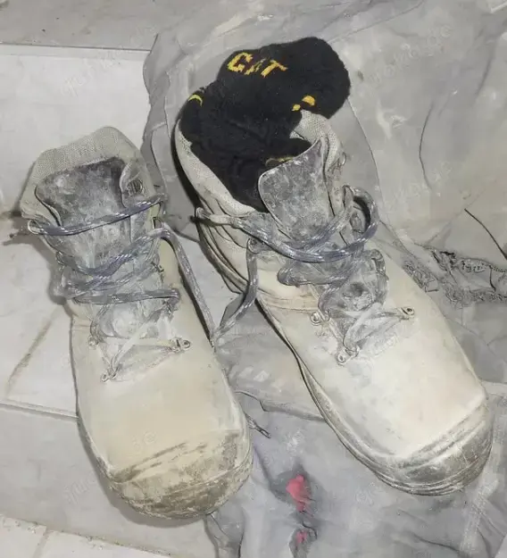 Suche eine Wurst vom Bauarbeiter