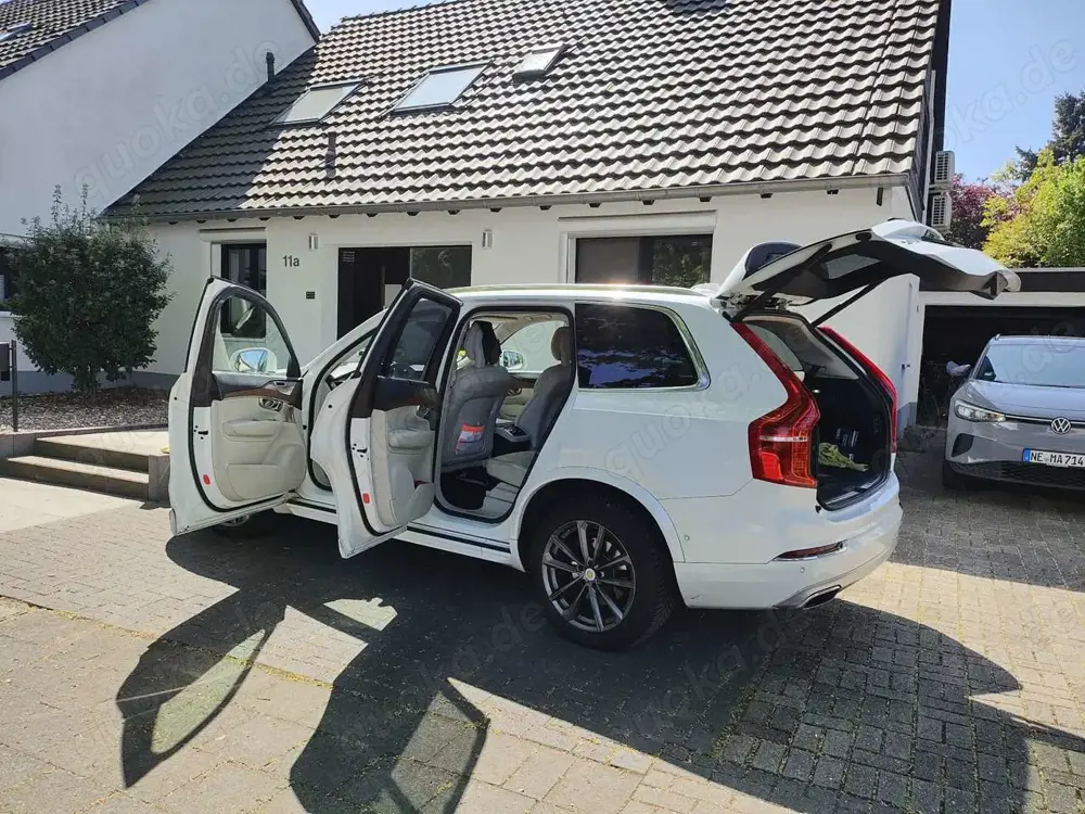 Volvo XC90 D5 AWD Inscription PANO,LUFT-FW, 7-Sitze, BW Sound