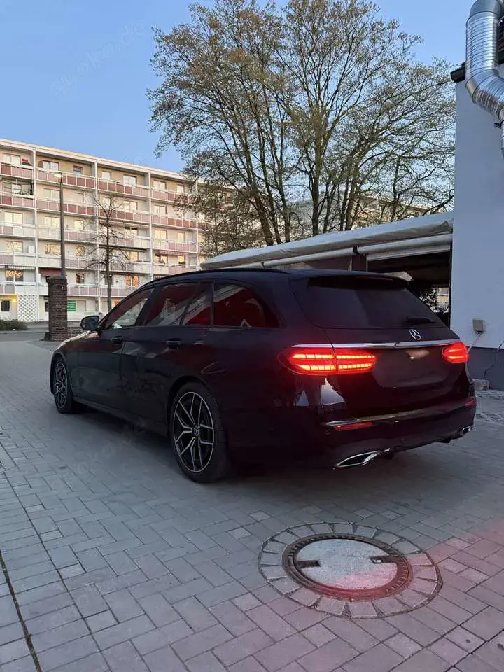 Mercedes-Benz E 200 E 200