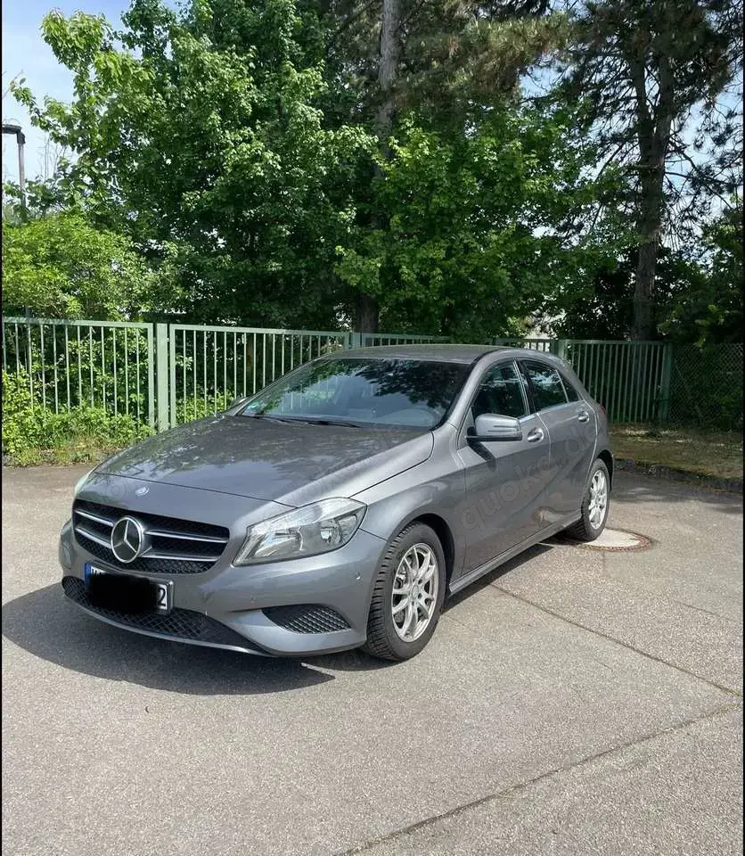 Mercedes-Benz A 180 (BlueEFFICIENCY)