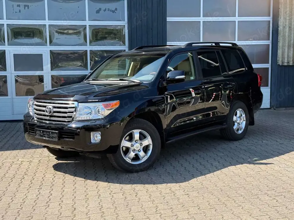 Toyota Land Cruiser 200 Premium 4,5L V8/JBL/AHC-AVS/2-H