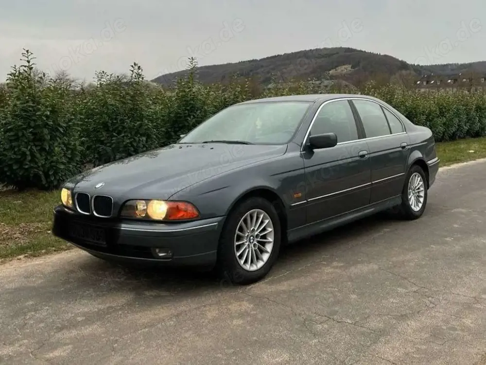 BMW 523 523i