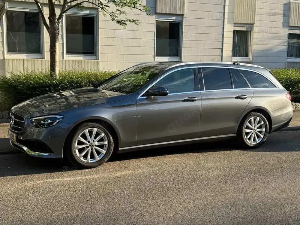Mercedes-Benz E 220 E 220 d 4Matic T 9G-TRONIC