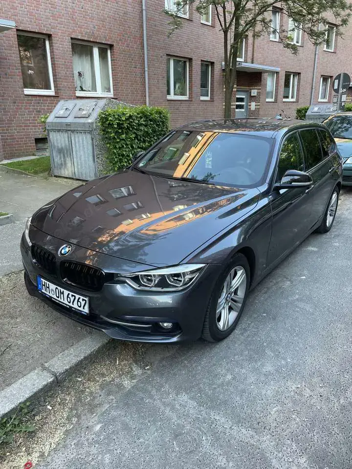 BMW 318 318d Touring Aut. Sport Line