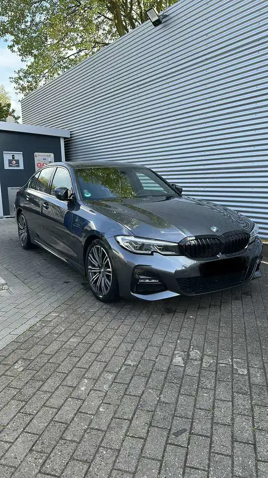 BMW 330 330 D M SPORT MILD HYBRID/LEDER/HUD/LASER/PANO