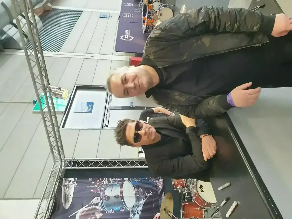 Suche Gitarrist, Bassist, DJ und Sänger für nu metal Band