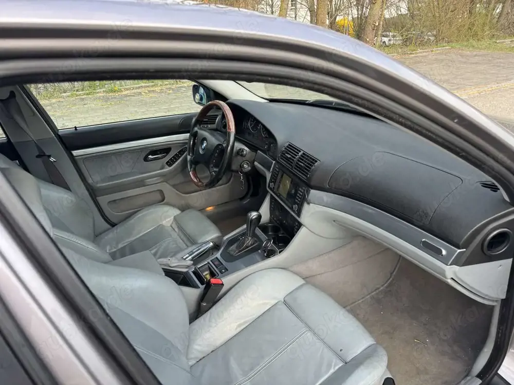 BMW 528 528i