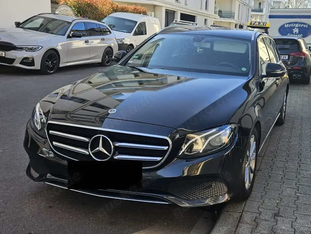 Mercedes-Benz E 200 Top Zustand *TAXI* / *Mietwagen* - Schwarz Leder