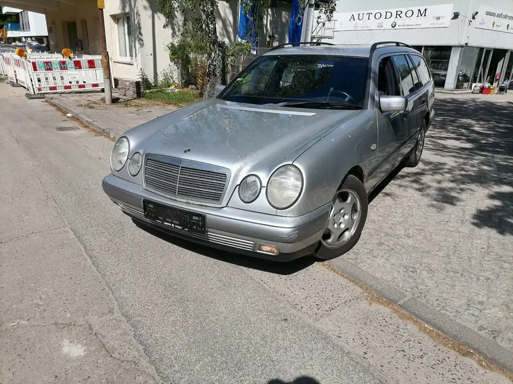 Mercedes-Benz E 200 T Classic