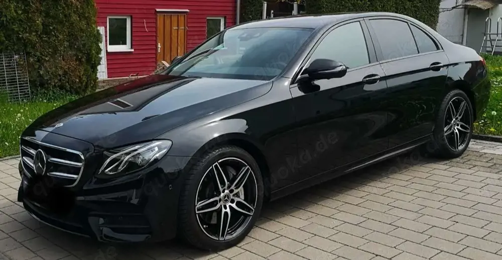 Mercedes-Benz E 300 AMG Line T 9G-TRONIC
