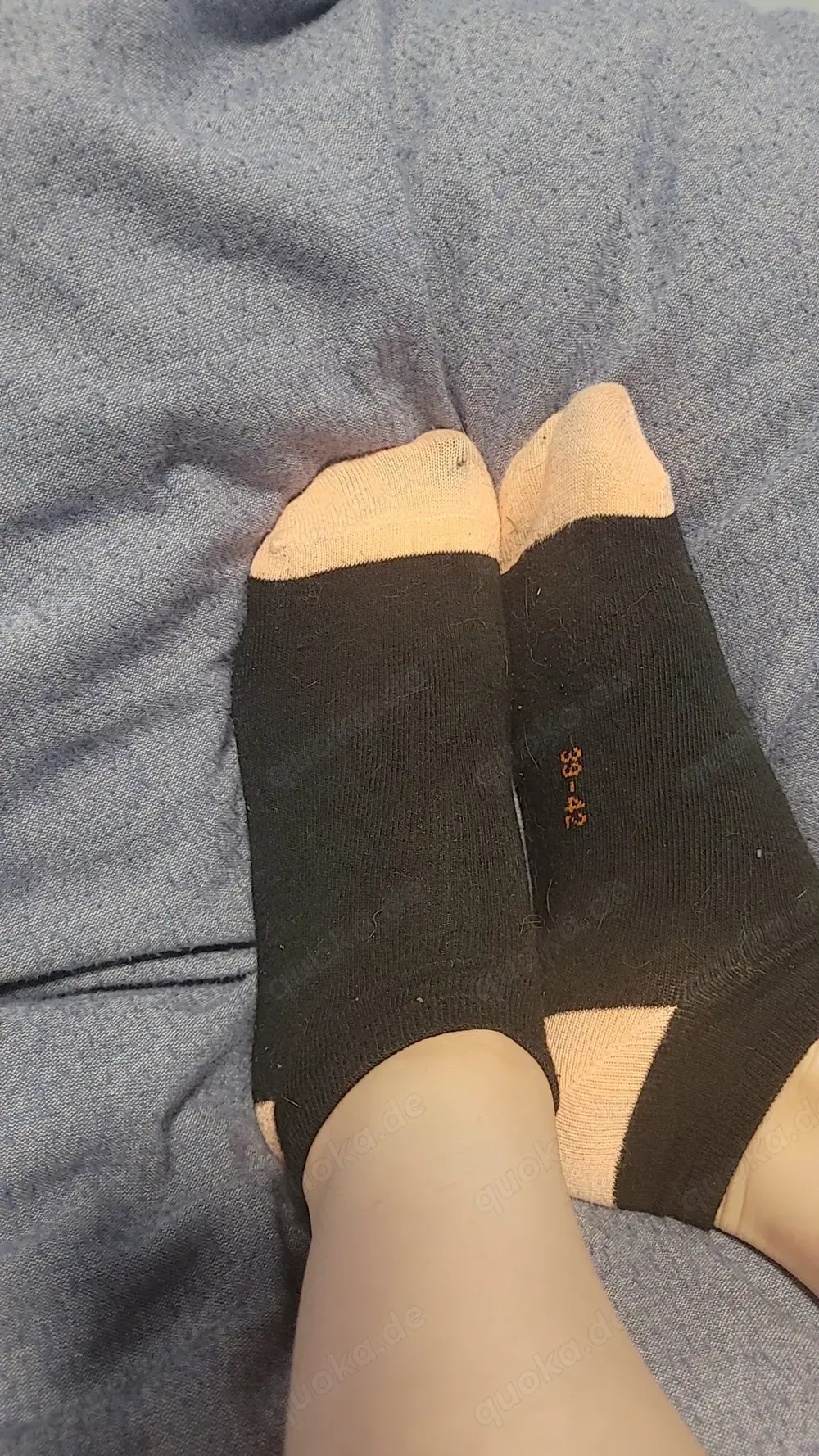 Verkaufe Fußbilder und getragene Socke